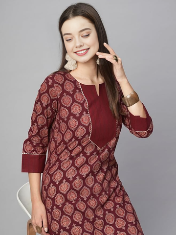 Women Cotton Blend Maroon Kurta With Pant