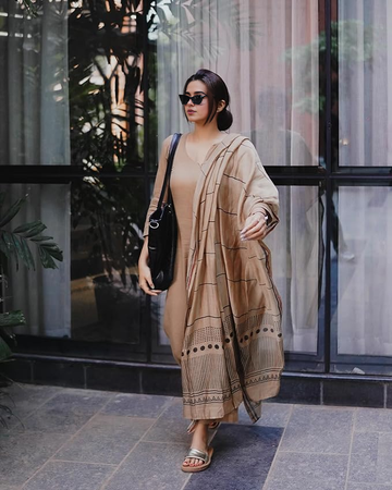 Women's Rayon Blend Solid Straight Beige 3Pc Kurta Set