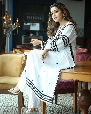 Women's Viscose Cotton Straight Chikankari Embroidered Kurta