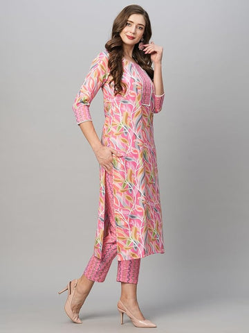 Women's Cotton Blend Floral Straight Kurta With Pant