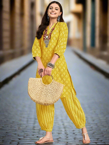 New Women's Trendy Printed Cotton Blend Mustard Straight Kurta With Pant